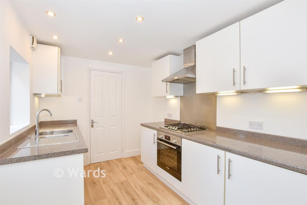 Property photo 2 of 15 Kitchen