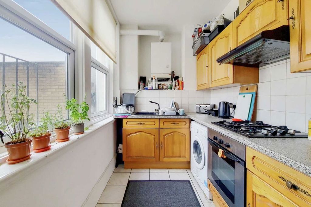 Property photo 2 of 6