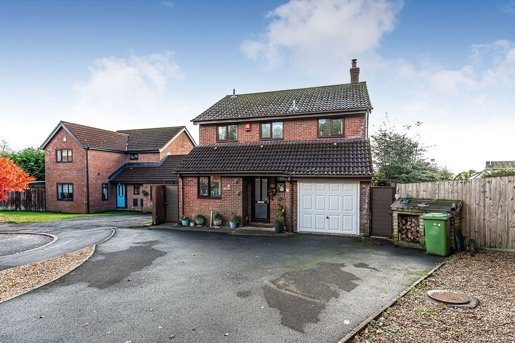 Property photo 1 of 33