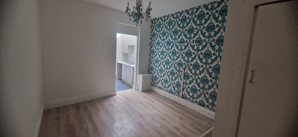 Property photo 3 of 11 Dining Room