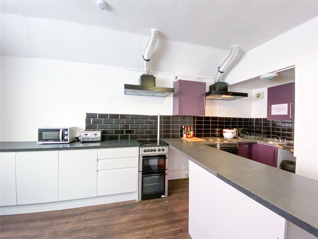 Property photo 2 of 10 Picture No. 15