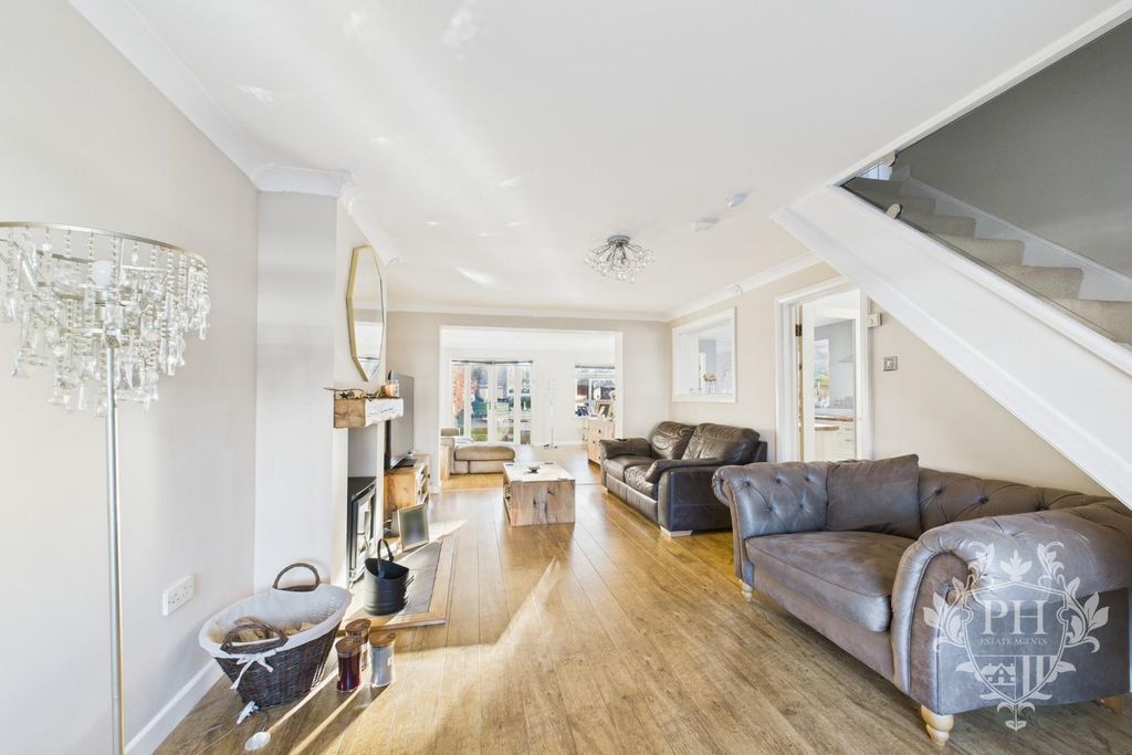 Property photo 3 of 23 Cam02002G0-Pr0235-Still011.Jpg