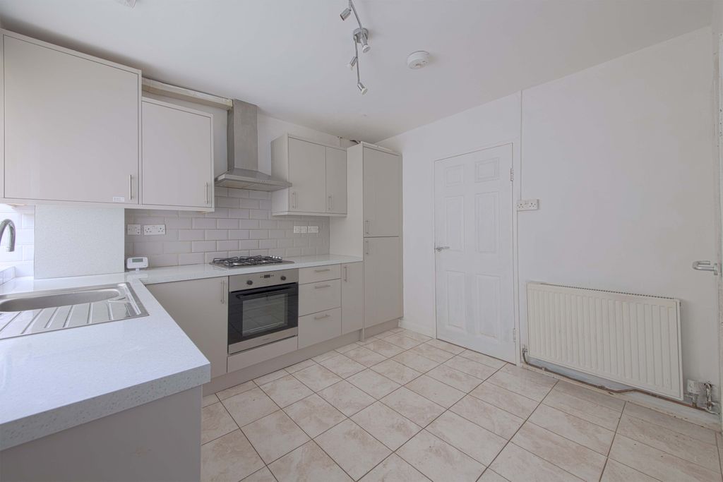Property photo 3 of 22