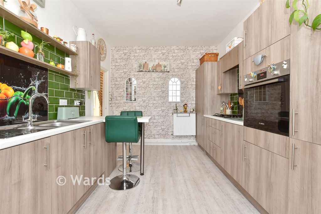 Property photo 3 of 16 Kitchen