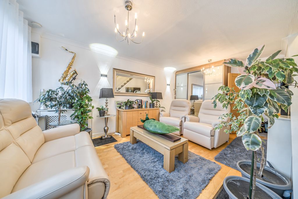 Property photo 2 of 15 1353635-4-68c4642...