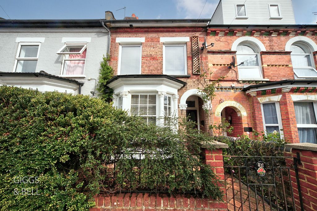 Property photo 1 of 30 4488070