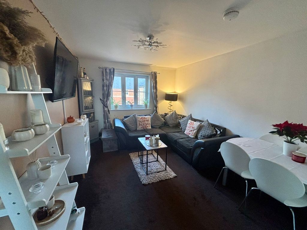 Property photo 2 of 13 Picture No. 11