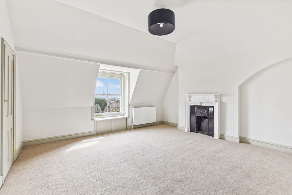Property photo 2 of 13 12-4E28097B-932c-4547-Bb6F-3c87Eaa7Af4Fgcham - Flat 5 23 Frognal Lane - Reception -Original (1).Jpg