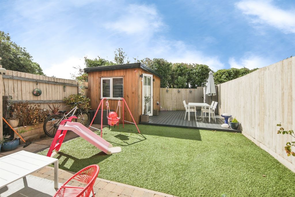 Property photo 2 of 19