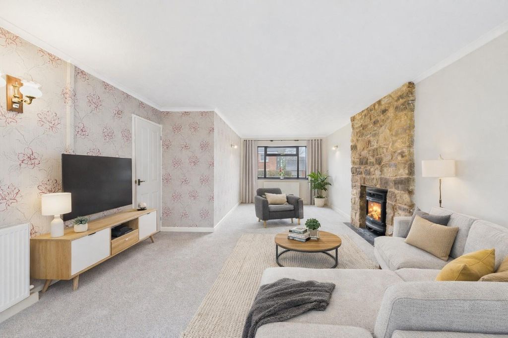 Property photo 3 of 33 Virtually Staged