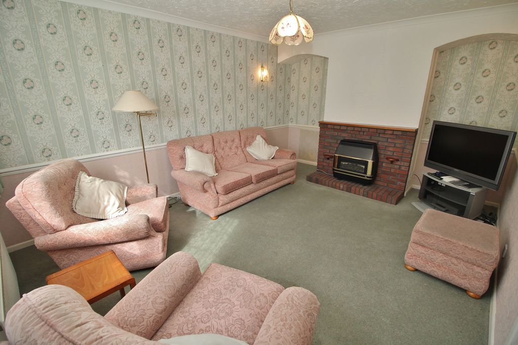Property photo 3 of 15
