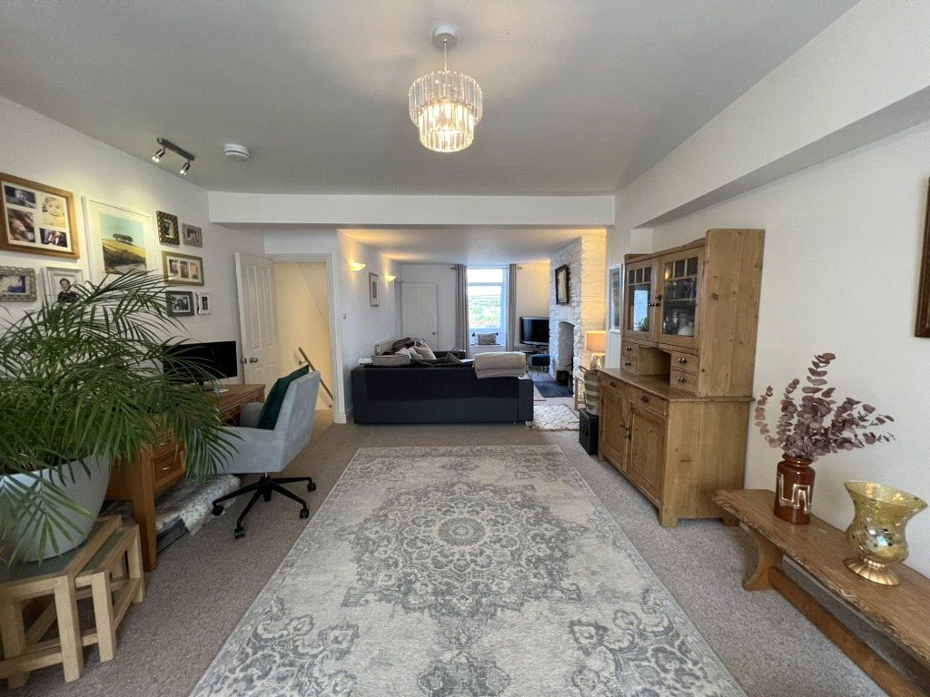 Property photo 2 of 23 Picture No. 28