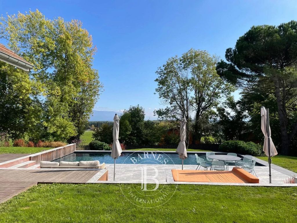 Property photo 3 of 35