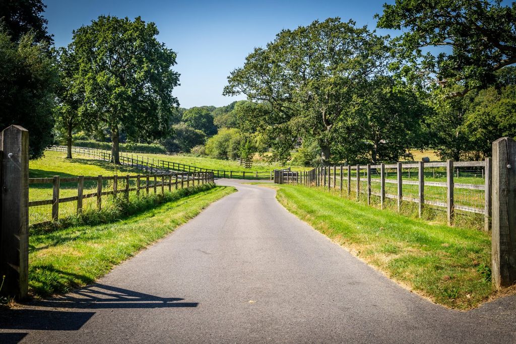 Property photo 2 of 36 Picture No. 19