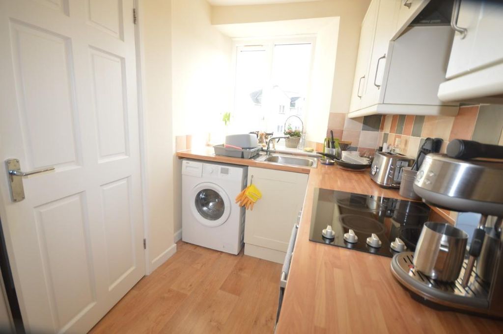 Property photo 3 of 8 Dsc_0032 (Medium).Jpg