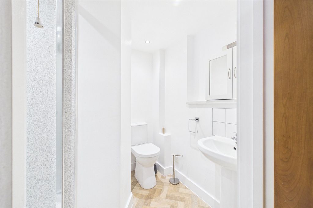 Property photo 3 of 6 Picture No. 12