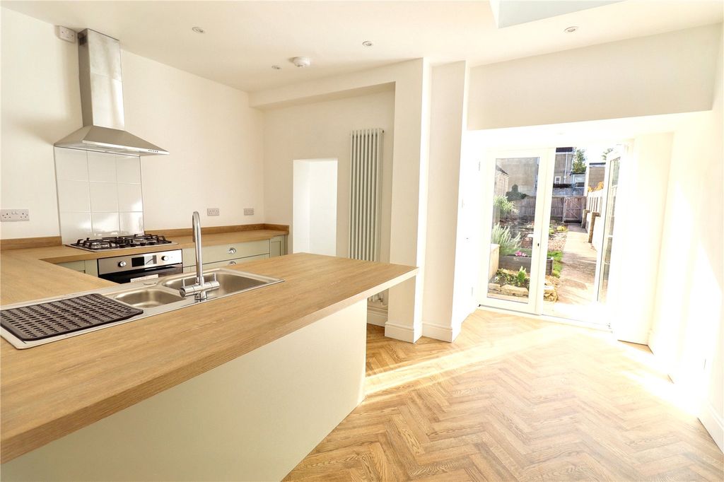 Property photo 2 of 15 Picture No. 09