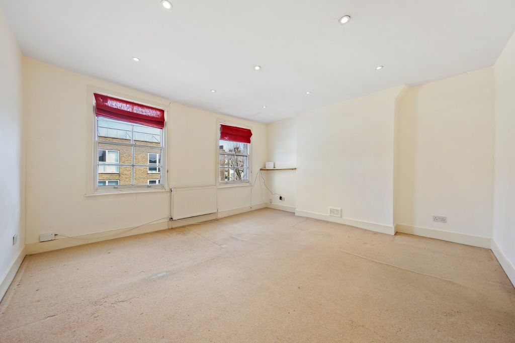 Property photo 3 of 17