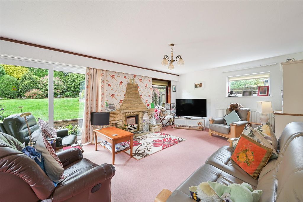 Property photo 2 of 22 Great Ellshams, 19- (5).Jpg