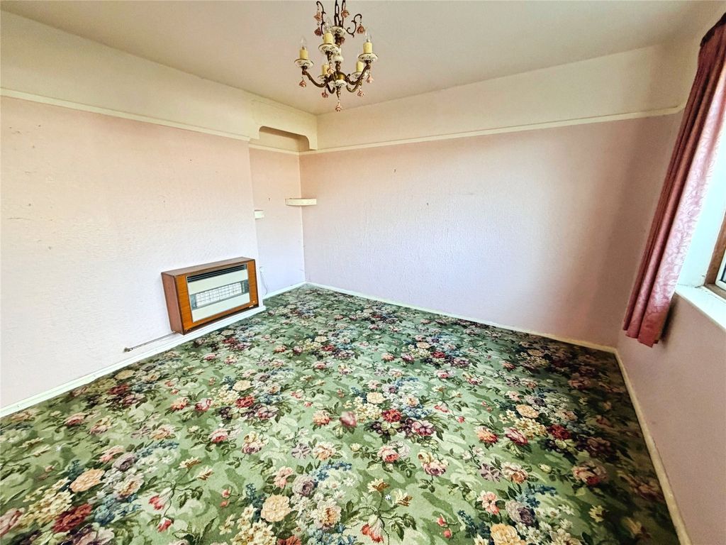 Property photo 2 of 22 Lounge