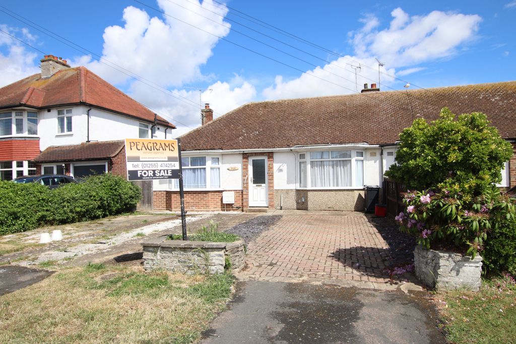 Property photo 1 of 12 London Road, Clacton On Sea