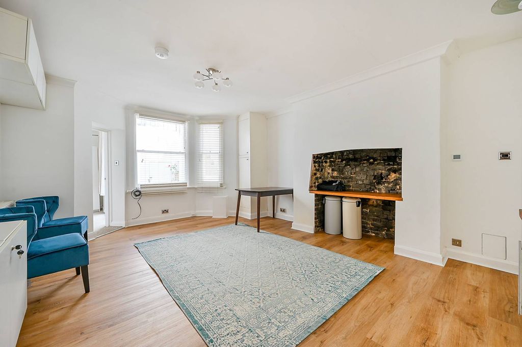 Property photo 3 of 7