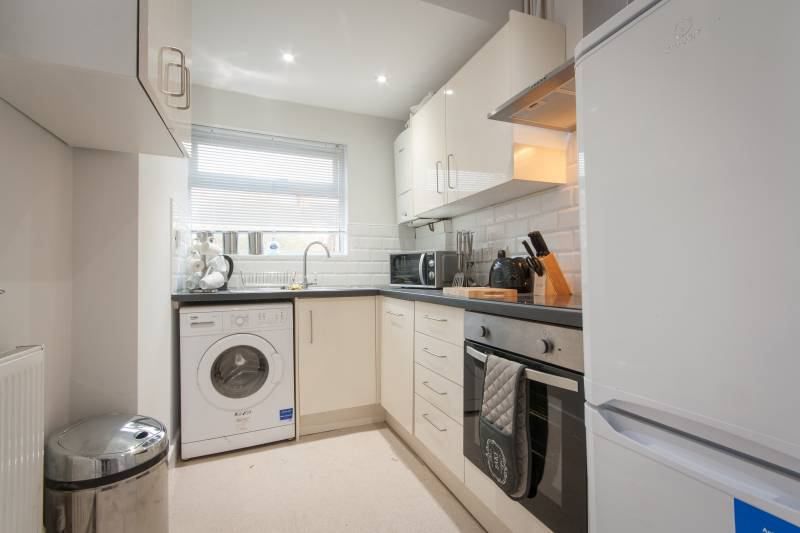 Property photo 2 of 8 Kitchen