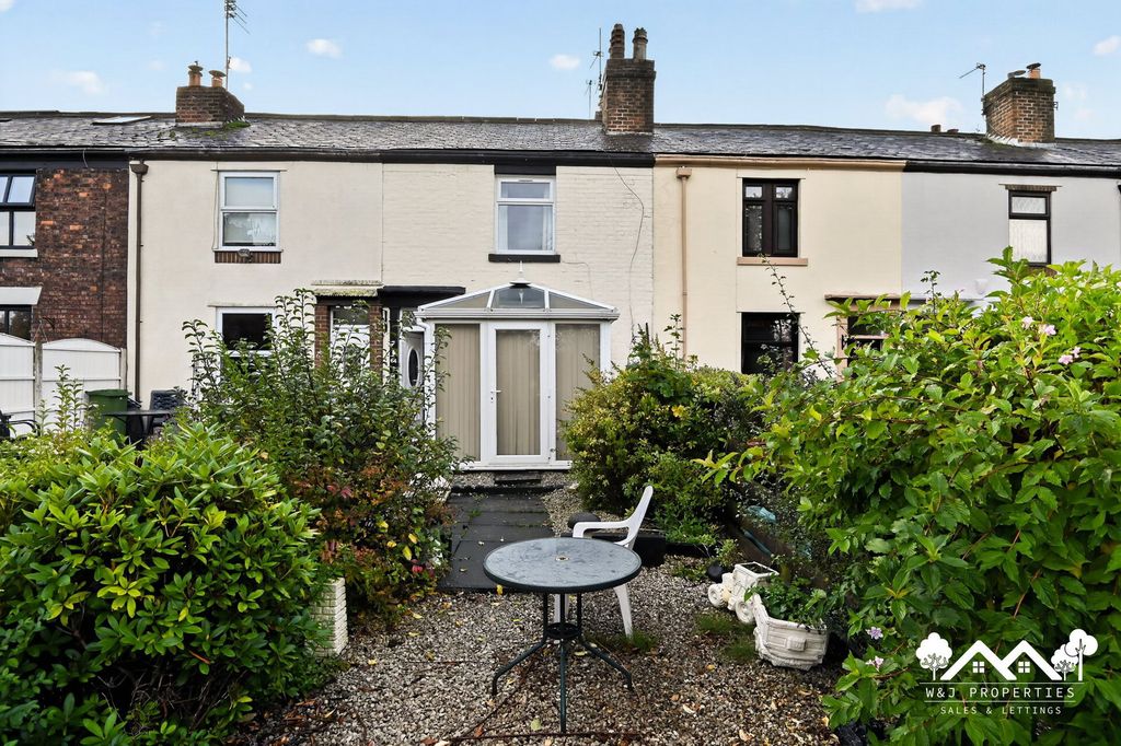 Property photo 2 of 32