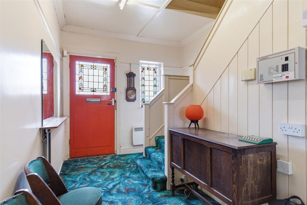 Property photo 2 of 21