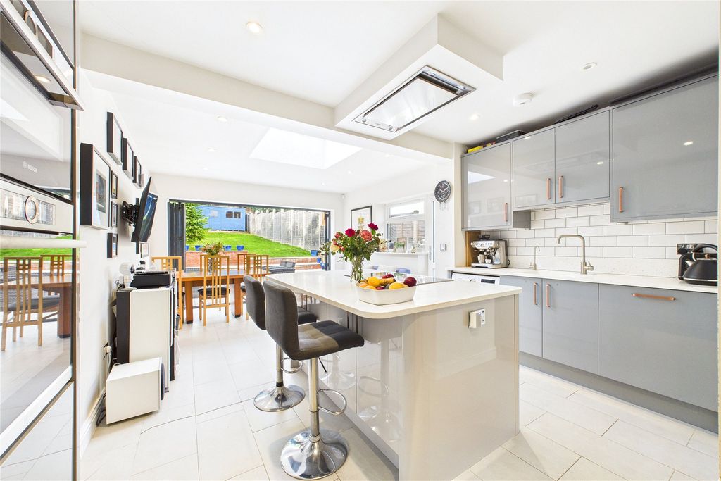 Property photo 2 of 15 Picture No. 04