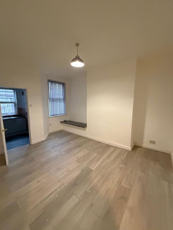 Property photo 3 of 8 Photo 1