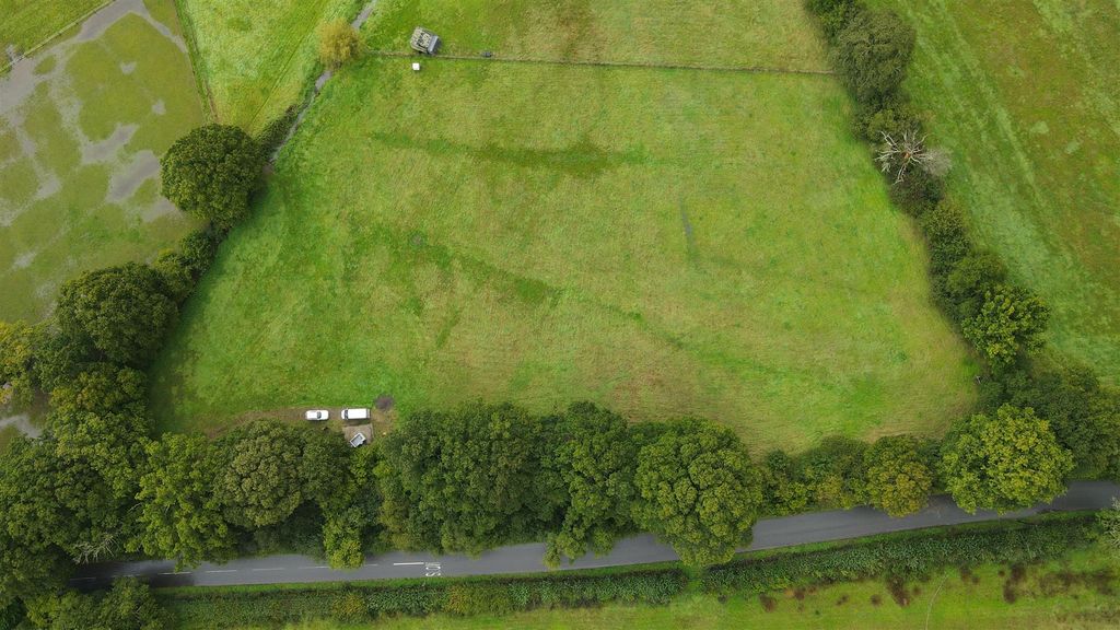 Property photo 1 of 12 Western Parcel