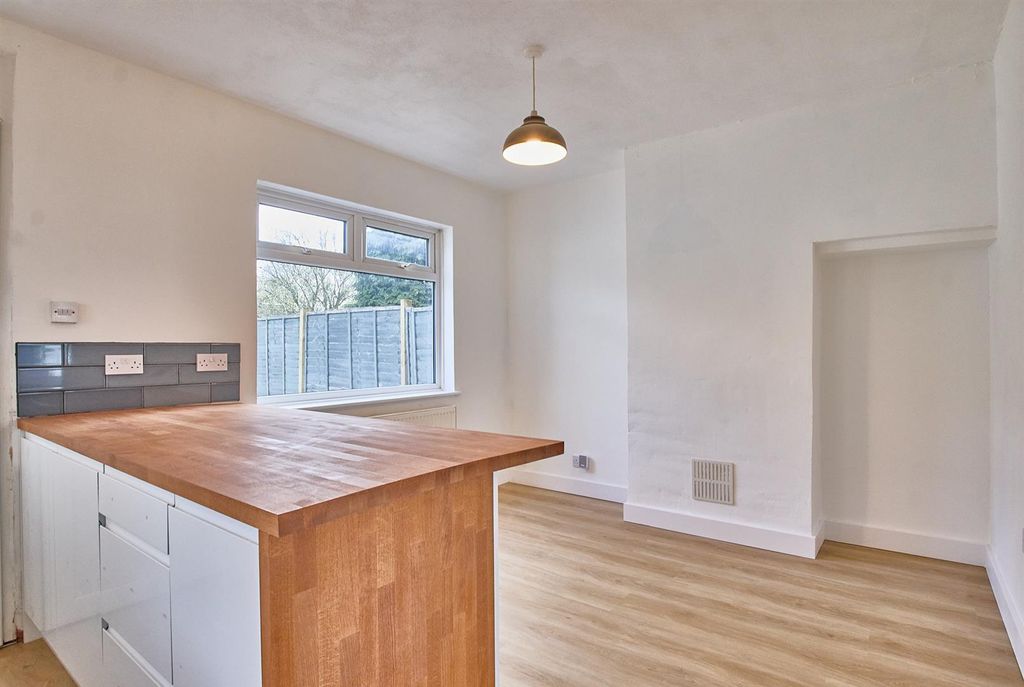 Property photo 2 of 11 John Nichols Street Hinckley 4.Jpg