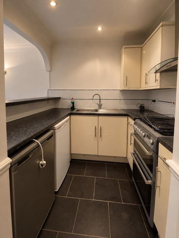 Property photo 3 of 5 Kitchen