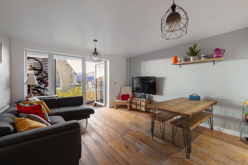 Property photo 1 of 14 094A5176