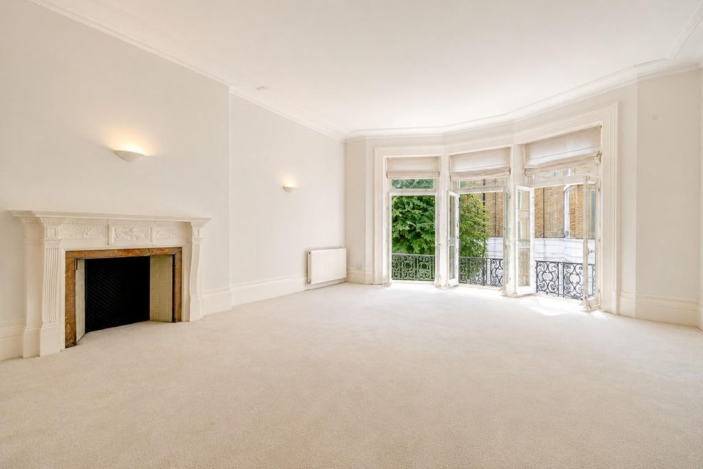 Property photo 3 of 12 Recept With All Doors Open.Jpeg