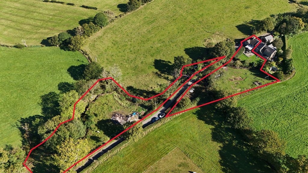 Property photo 2 of 28