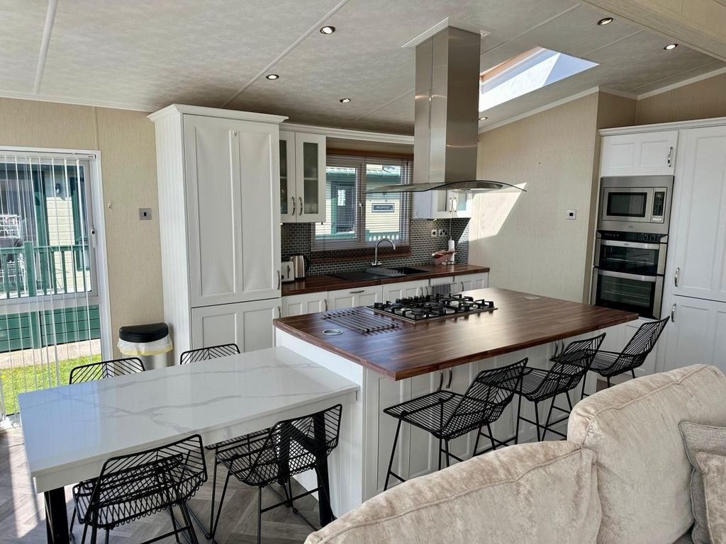 Property photo 3 of 8 2cc328A2 2E02 438F B80A 4786Bc8487E6.Jpg
