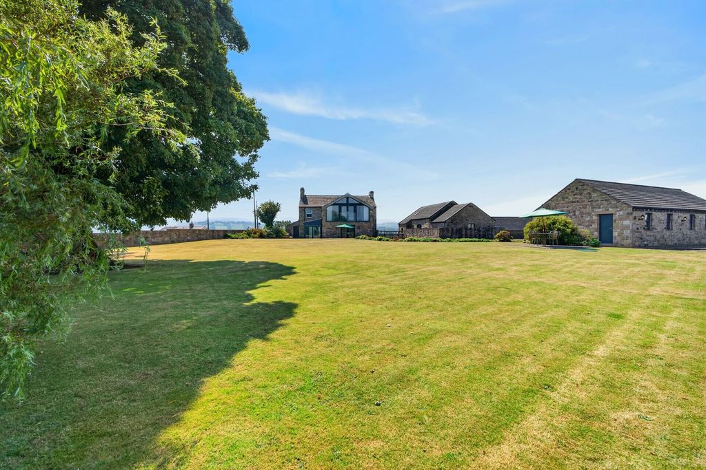 Property photo 1 of 67