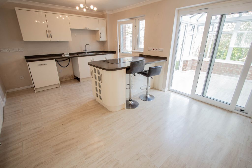 Property photo 2 of 12 Kitchen/Dining Room