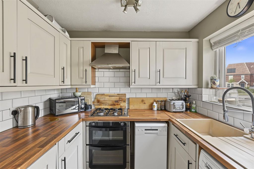Property photo 3 of 16 Turpins Fep_10.Jpg