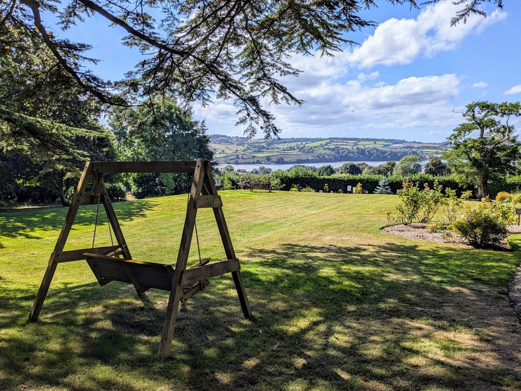 Property photo 3 of 19