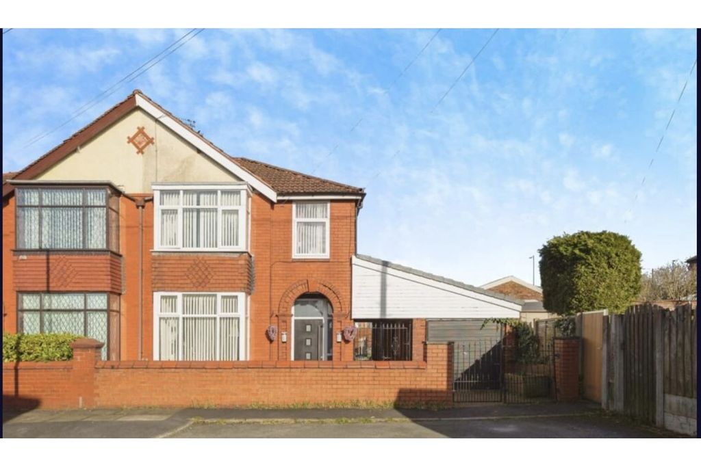 Property photo 1 of 17
