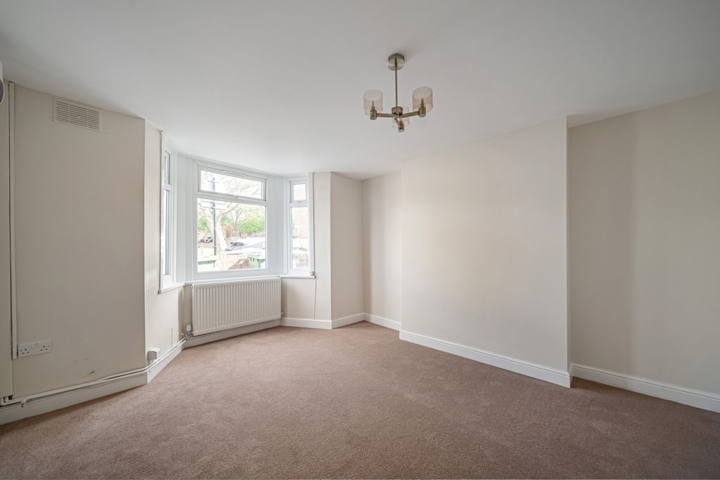 Property photo 3 of 11 Photo 7