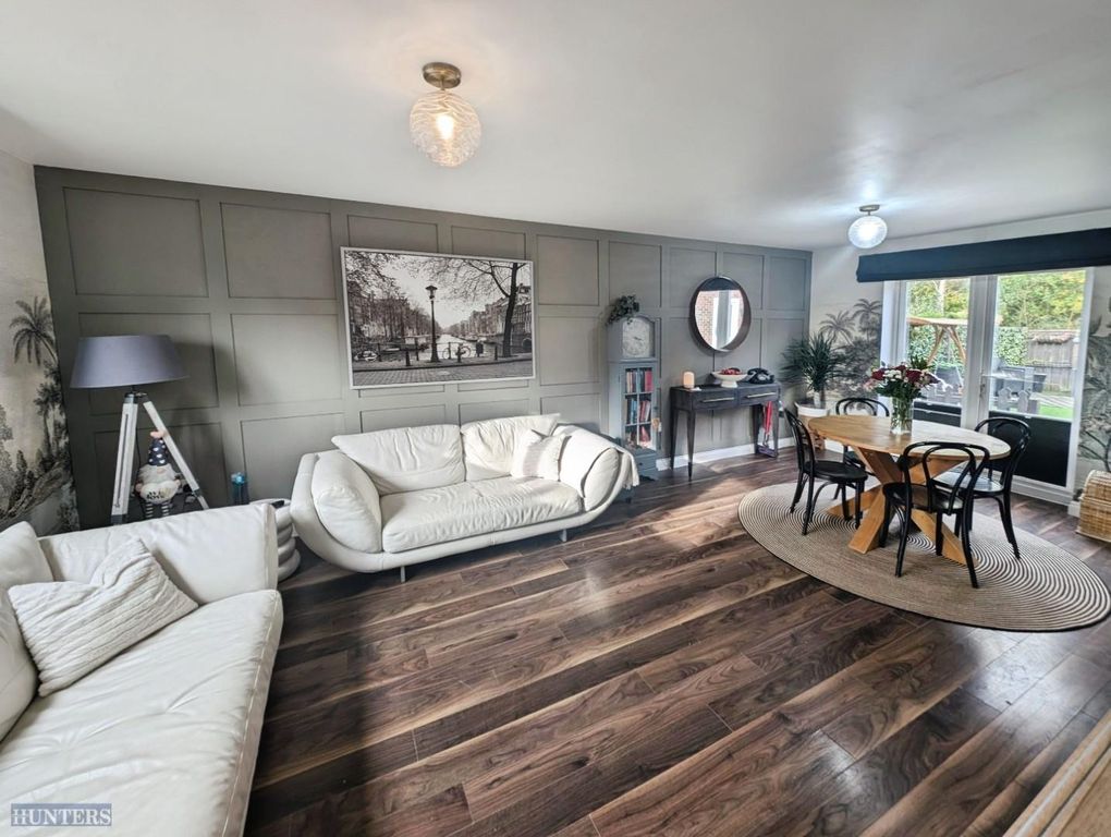 Property photo 2 of 19 Living Room