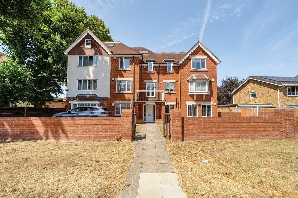 Property photo 1 of 11