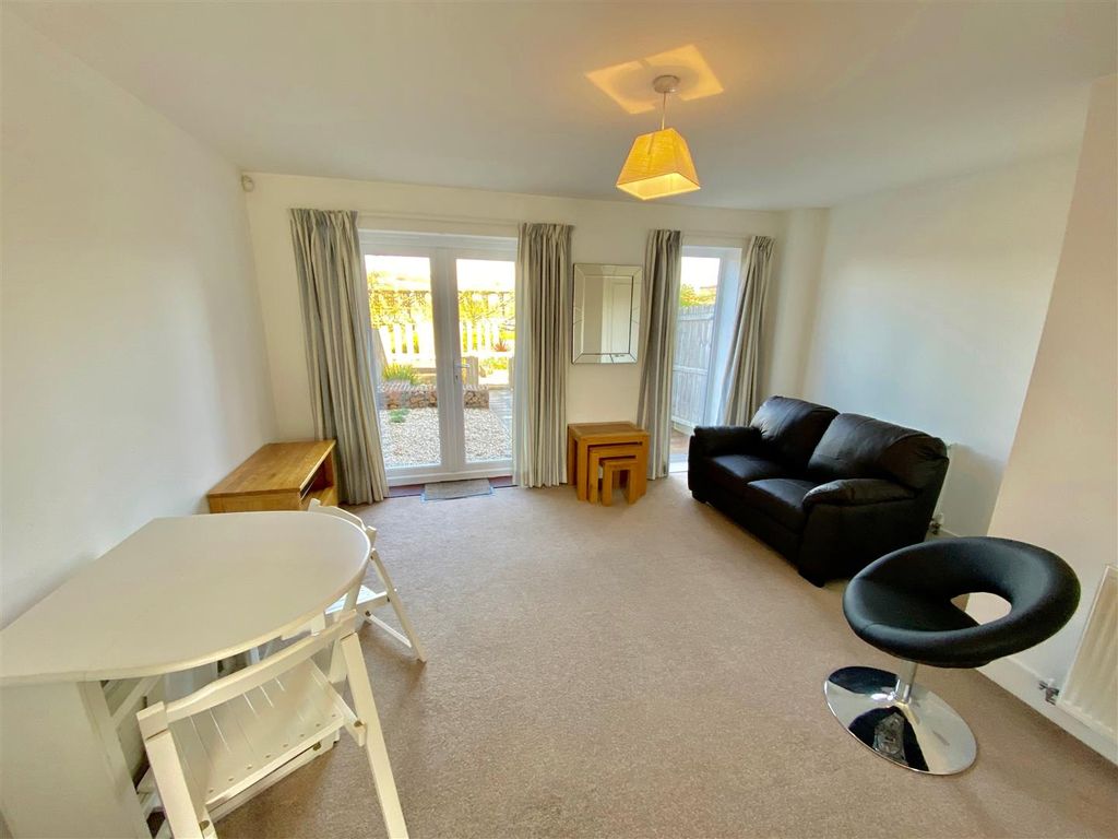 Property photo 2 of 13 Lounge 1