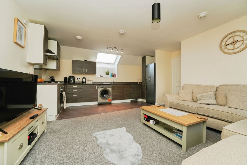 Property photo 2 of 10 Photo