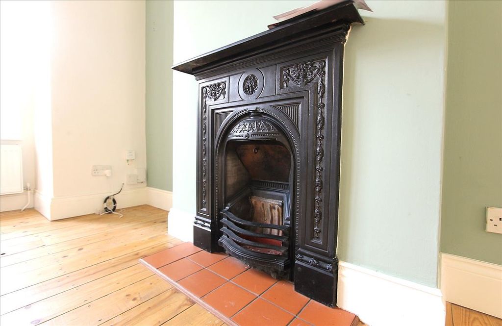 Property photo 2 of 9