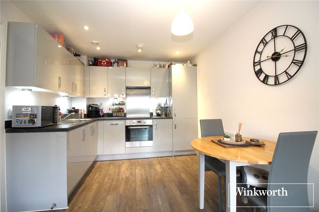 Property photo 2 of 9 Picture No. 17